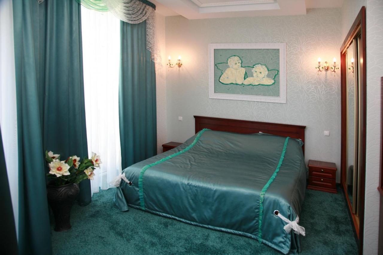 Optima Collection Park Hotel Ivano-Frankivsk Extérieur photo