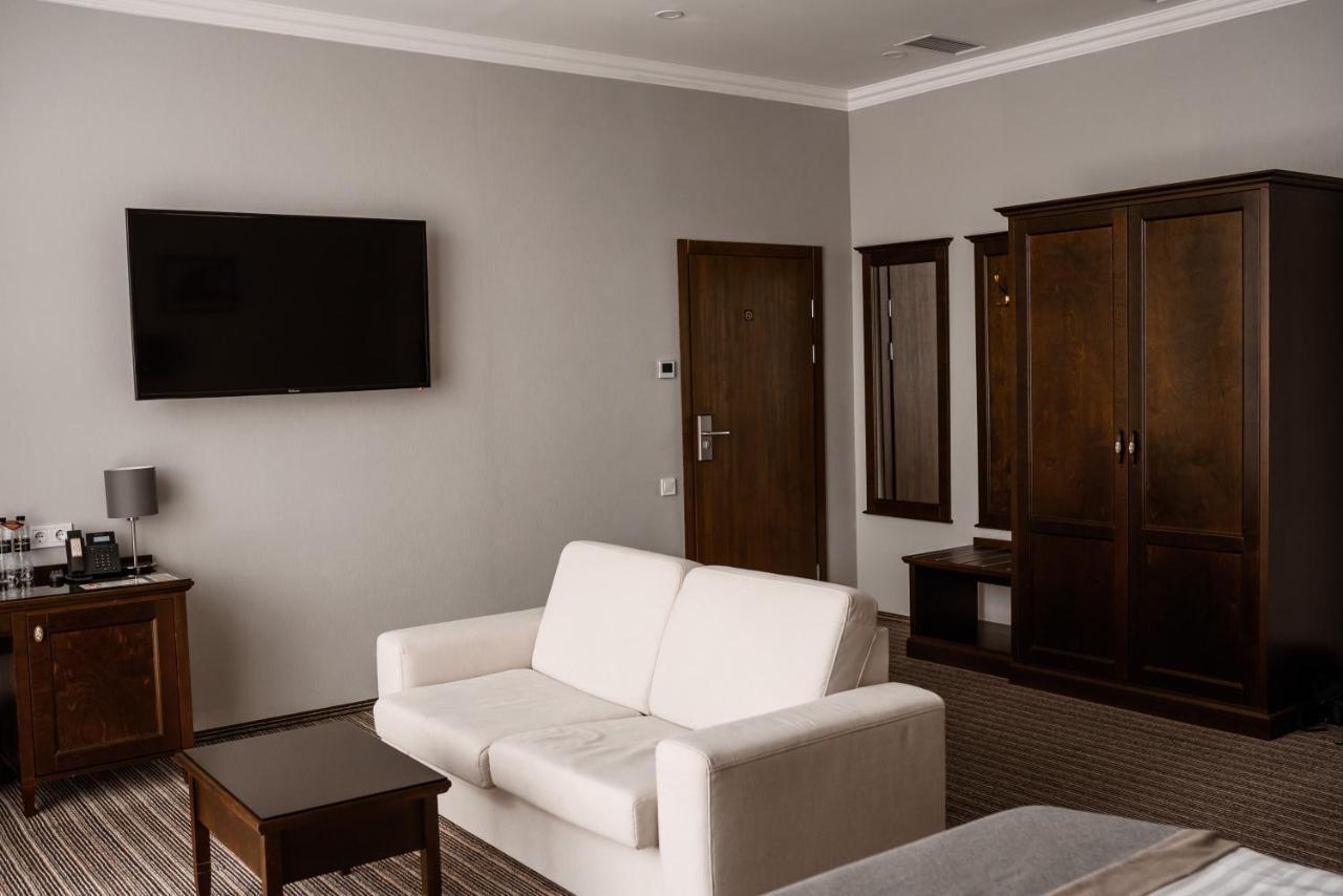Optima Collection Park Hotel Ivano-Frankivsk Extérieur photo