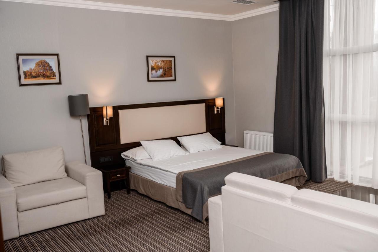 Optima Collection Park Hotel Ivano-Frankivsk Extérieur photo