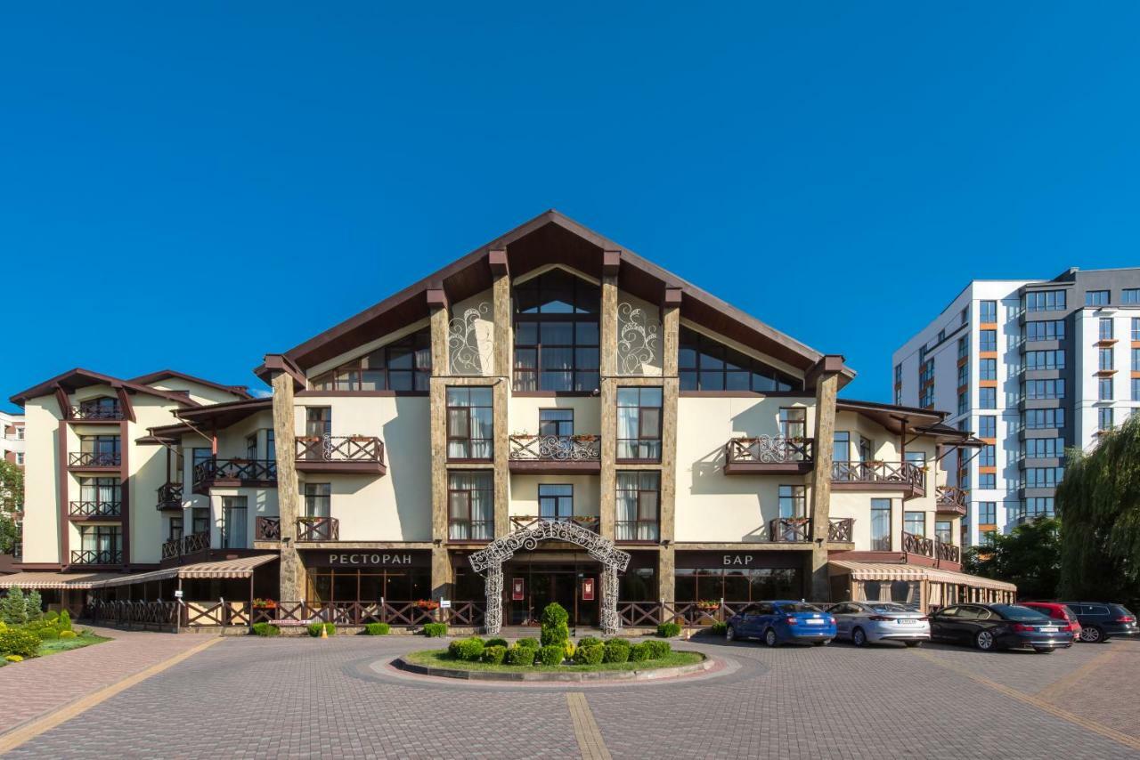Optima Collection Park Hotel Ivano-Frankivsk Extérieur photo