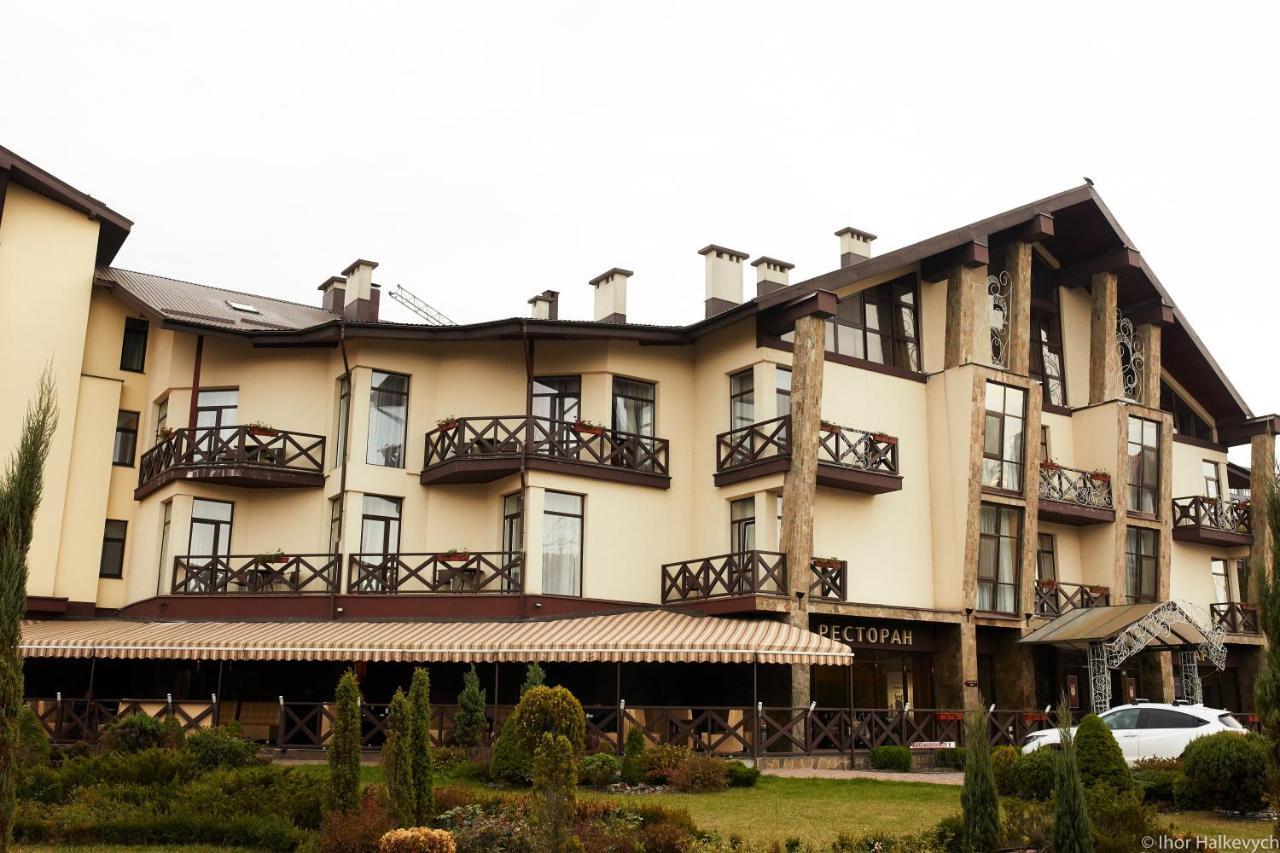 Optima Collection Park Hotel Ivano-Frankivsk Extérieur photo