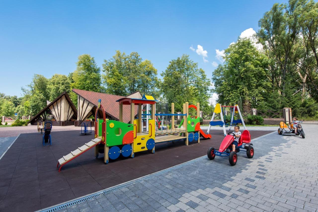 Optima Collection Park Hotel Ivano-Frankivsk Extérieur photo